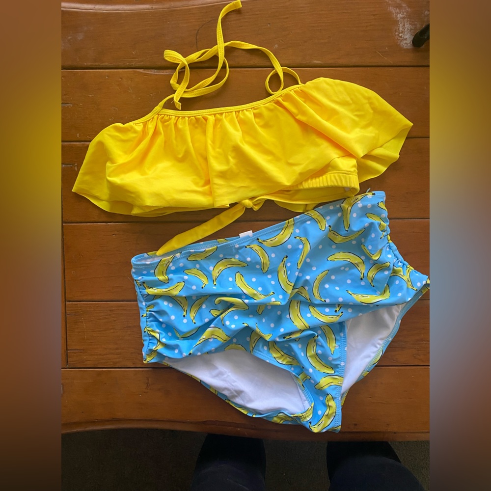 Nwot banana swim suit